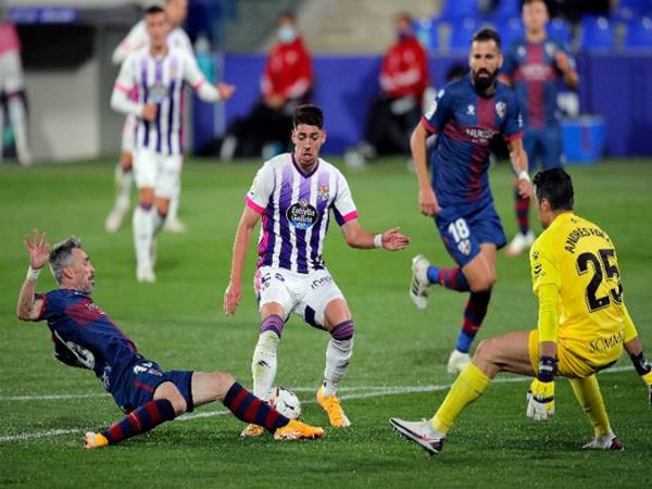 Nhận định trận đấu Huesca vs Valladolid (3h00 ngày 4/12)
