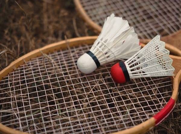 cầu lông có bao nhiêu cánh? Tìm hiểu về quả cầu lông tiêu chuẩn thi đấu