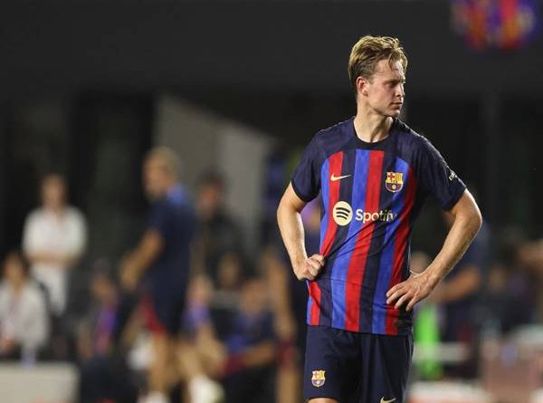 Chuyển nhượng chiều 27/7: De Jong giảm lương để ở lại Barcelona