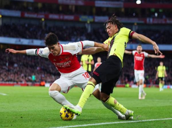Chuyển nhượng 6/2: Arsenal giữ chân thành công Tomiyasu