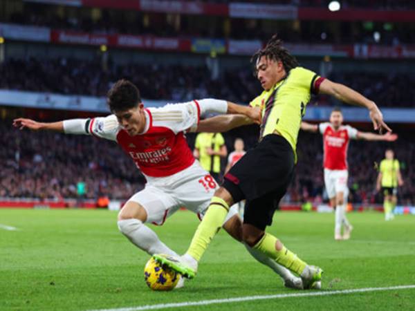 Chuyển nhượng 6/2: Arsenal giữ chân thành công Tomiyasu