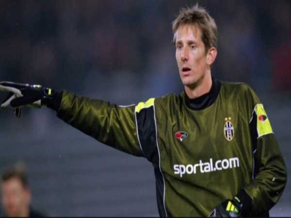 Edwin Van der Sar (Hà Lan) 