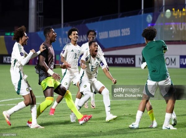 Tin BĐ: U17 Saudi Arabia vỡ òa vào bán kết