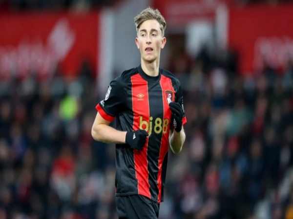 Chuyển nhượng BĐ: Dean Huijsen lọt tầm ngắm Chelsea