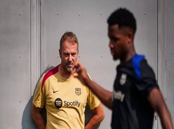 Tin Barca 24/6: HLV Flick đề nghị Barcelona bán 4 cái tên