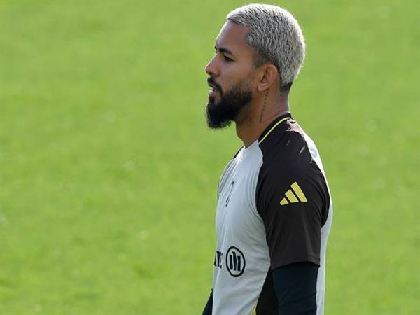 Đôi nét về sự nghiệp bóng đá của Douglas Luiz