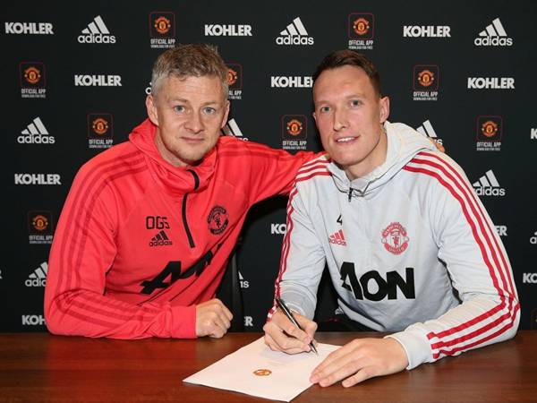 Điều khoản ẩn trong hợp đồng cầu thủ