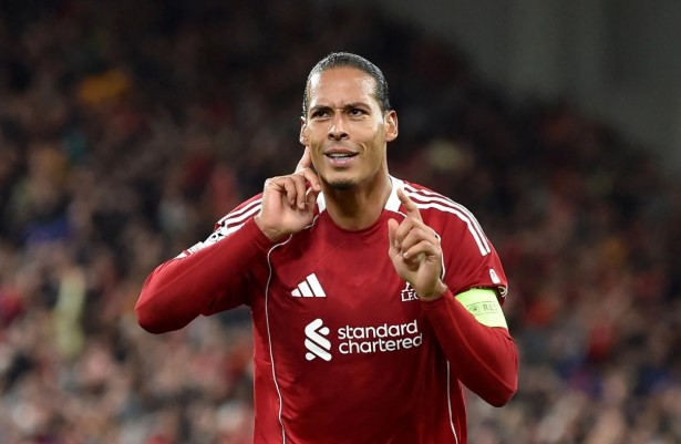 Van Dijk người hùng giải cứu “Lữ đoàn đỏ” Van Dijk người hùng giải cứu “Lữ đoàn đỏ”