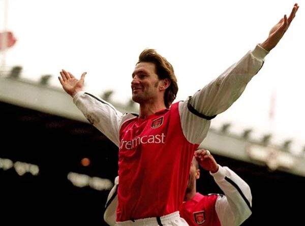 Đội trưởng Arsenal nổi bật trong lịch sử và hiện tại