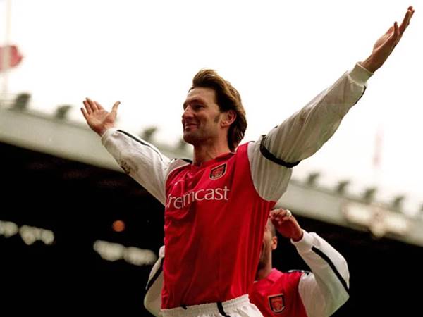 Đội trưởng Arsenal nổi bật trong lịch sử và hiện tại