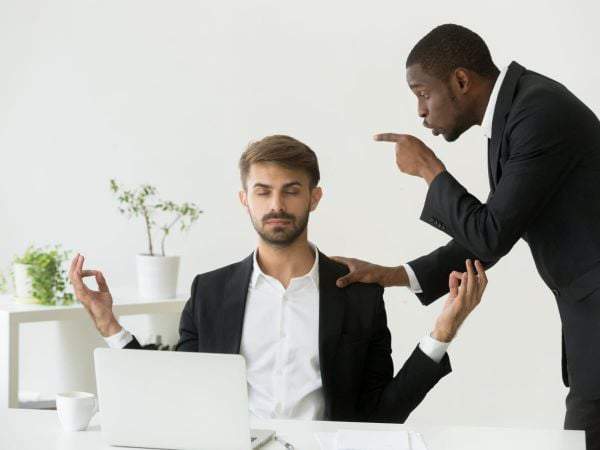 Mơ thấy bị đuổi việc có ý nghĩa gì? Tín hiệu gì cho sự nghiệp?